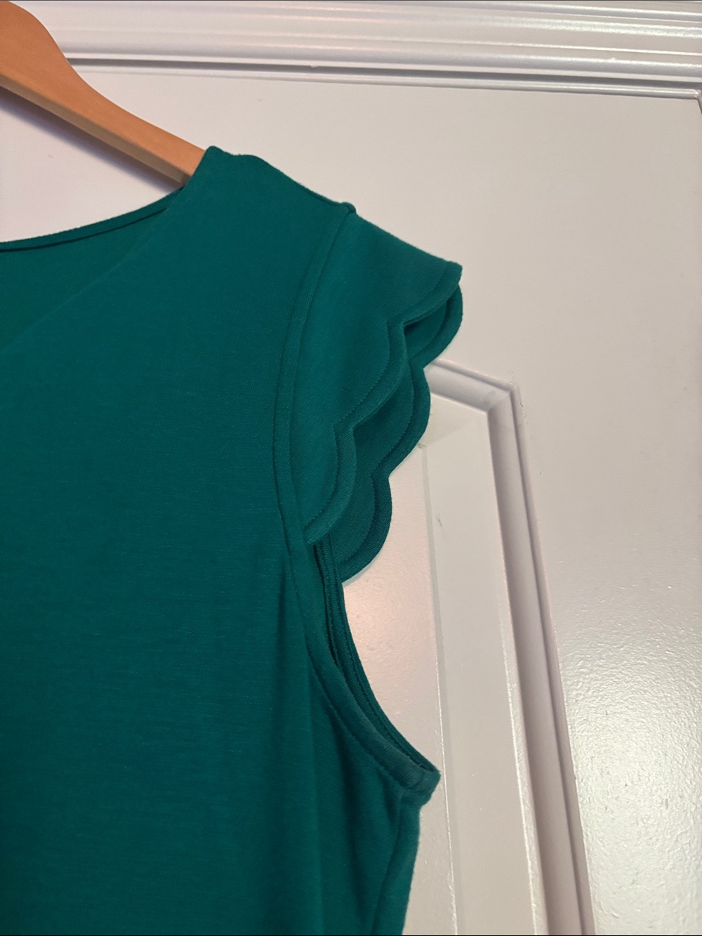 41 Hawthorne Green V-Neck Flutter Sleeve Women's Top. Size Large - Picture 2 of 4